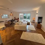 Own Terrace - Own Frontdoor - 2 65qm Apartment Dusseldorf