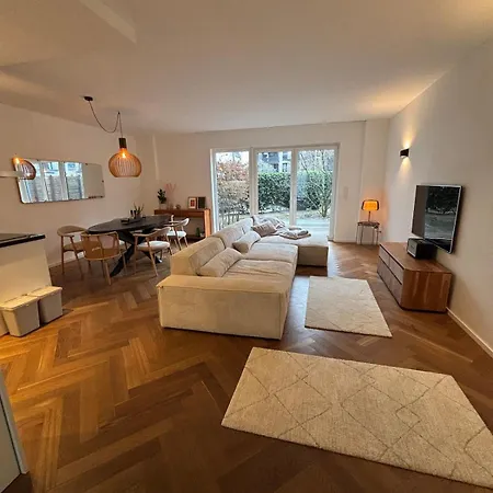 Own Terrace - Own Frontdoor - 2 65qm Apartment Dusseldorf