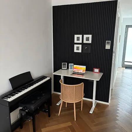 Own Terrace - Own Frontdoor - 2 65qm Apartment Dusseldorf