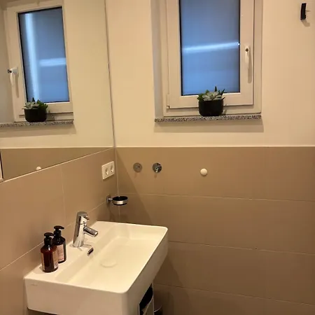 Own Terrace - Own Frontdoor - 2 65qm * Dusseldorf