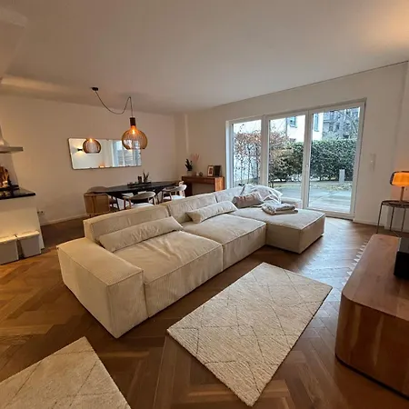 Own Terrace - Own Frontdoor - 2 65qm Apartment Dusseldorf