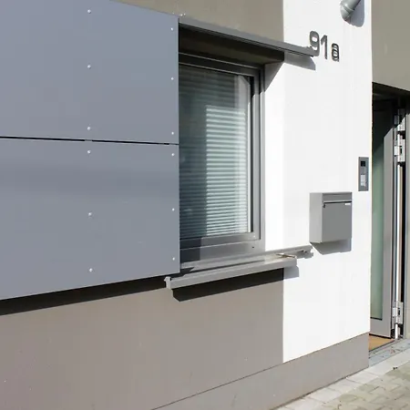 Own Terrace - Own Frontdoor - 2 65qm Apartment Dusseldorf